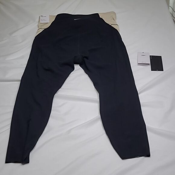 $100 NEW 1X NIKE YOGA LUXE BLACK NUDE TAN FEMININE CURVE SOFT LEGGINGS NWT - Picture 9 of 9